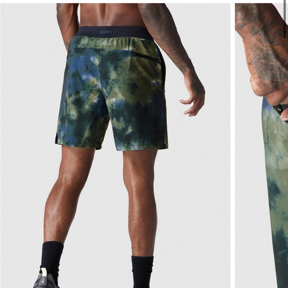 Fabletics Franchise Short - Picture 4 of 8